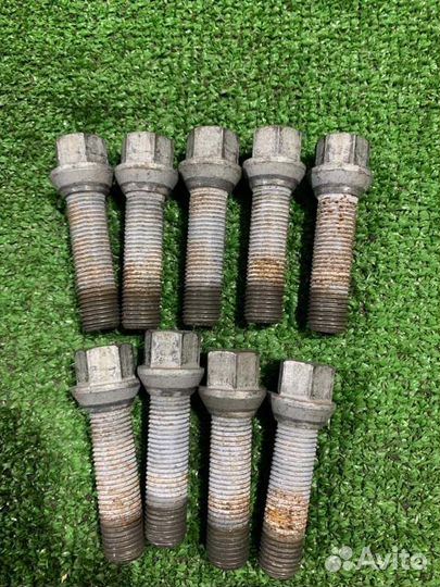 Болт колесный Audi A4 B8 CDN 2010