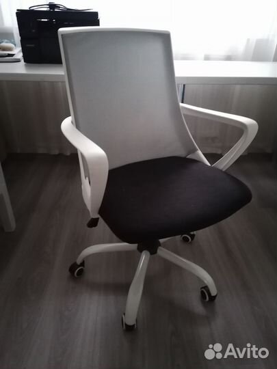 Компьютерное кресло