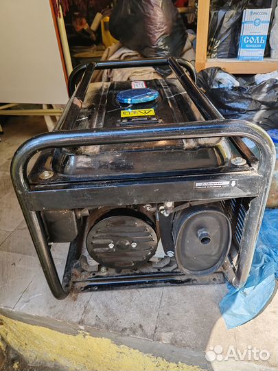 Генератор EST 2500, 2,2 кВт, 230 В, бензин, 15 л