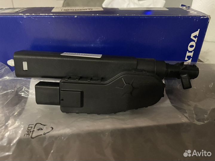 Омыватель левой фары volvo