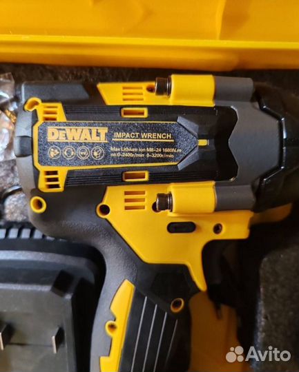 Аккумуляторный гайковерт DeWalt 800 Нм (Арт.95458)