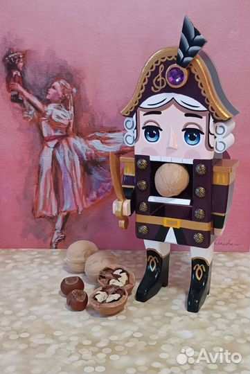 Щелкунчик 27 см Орехокол Пурпурный