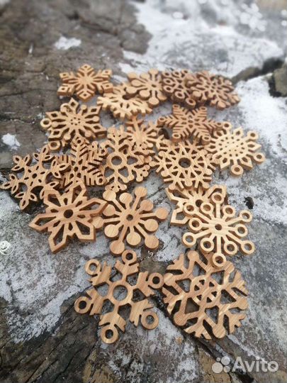 Елочные игрушки-дуб