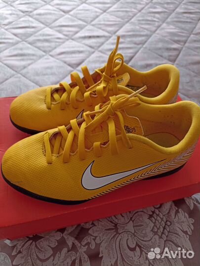 Детские футбольные бутсы 32 размер