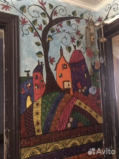 Художник,Дизайнер. (рисую картины-стены,дома )