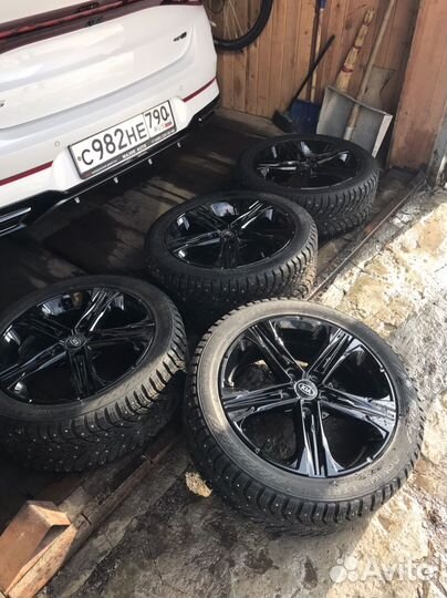 Nokian Tyres Hakkapeliitta 9 23.5/4.5 R18 98