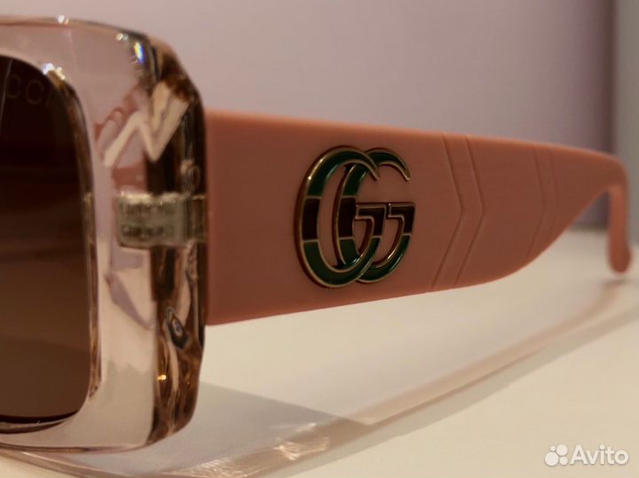 Солнцезащитные очки Gucci