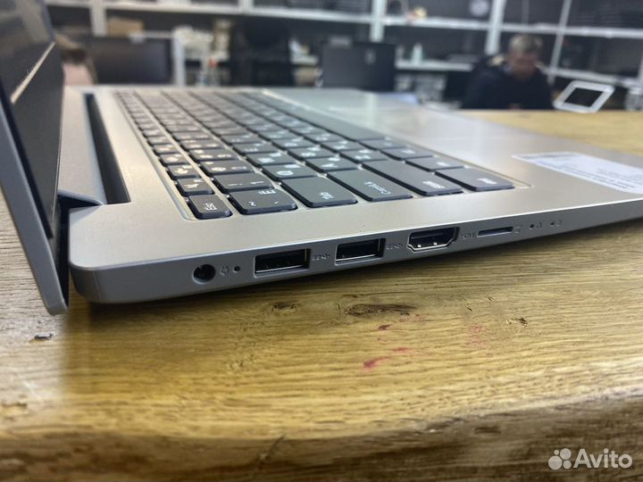 Ноутубук Lenovo ideapad slim 1-14ast-05