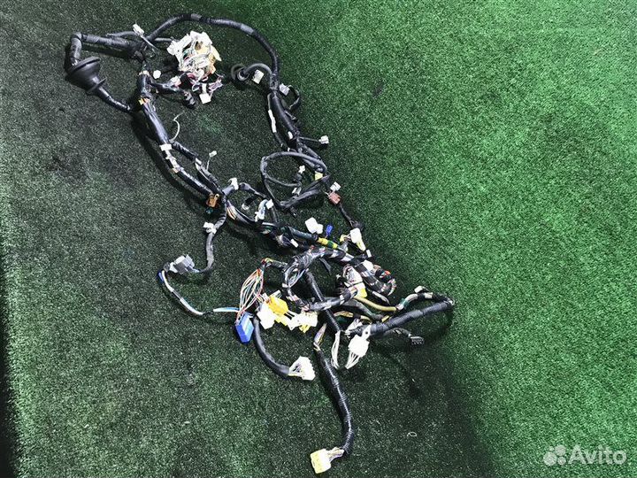 Проводка под торпедо Toyota Vista ZZV50 1zzfe 1999