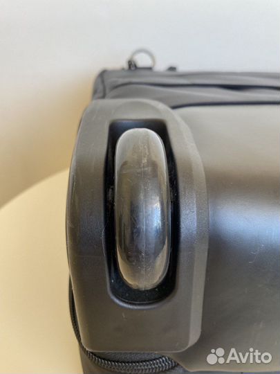 Чемодан на колёсах Lipault