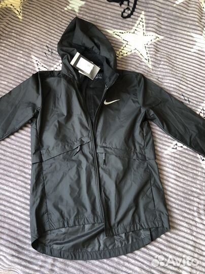 Ветровка Nike Essential