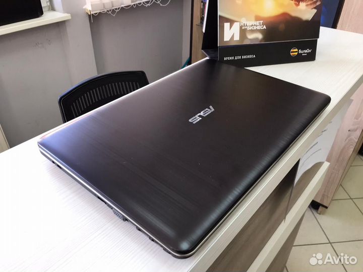 Ноутбук Asus для учёбы и просмотра кино SSD 128Gb