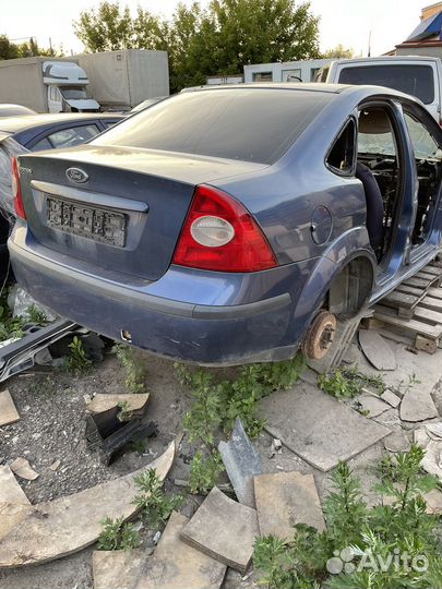 Ford focus 2 крышка багажника