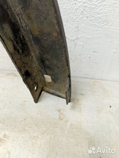 Накладка переднего крыла левого