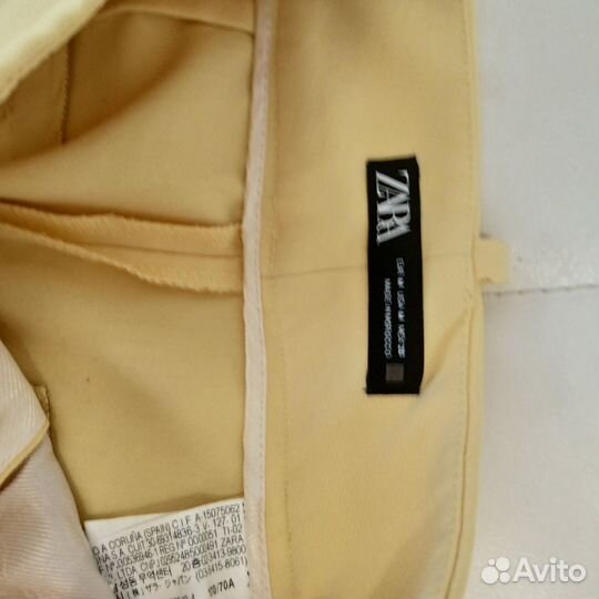 Жёлтые брюки Zara