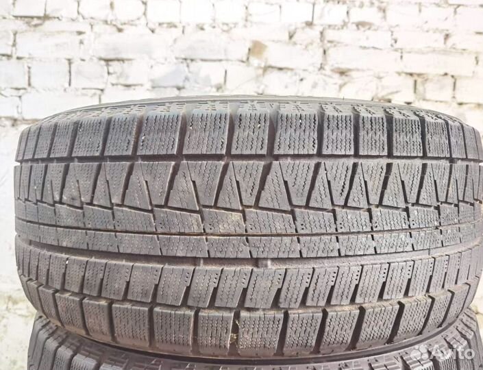 Bridgestone Blizzak Revo GZ 225/50 R17 97V