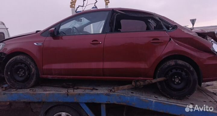 В разборе Volkswagen Polo 2016 г МКПП 1.6л