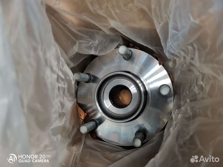 Новая передняя ступица. На Nissan X-Trail 2.0 4WD