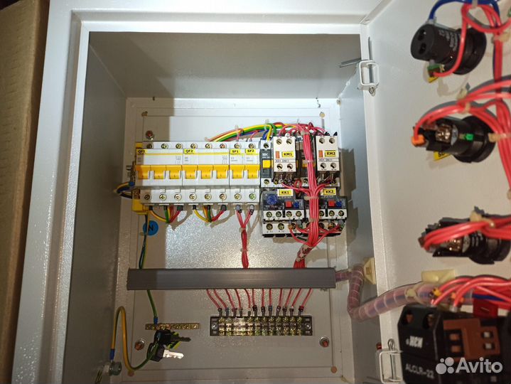 Я5115-2674 Ящик управления навесной IP31 металл