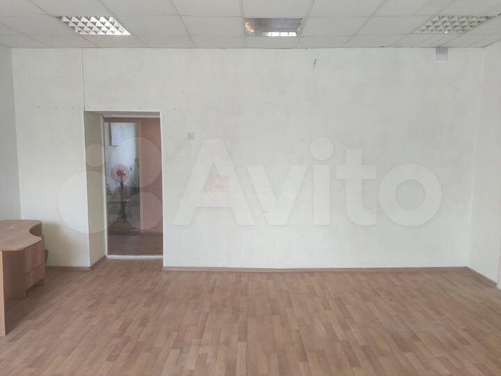 Офис, 11 и 33 м²