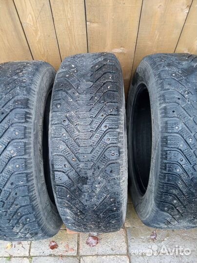 Goodyear UltraGrip 500 225/65 R17