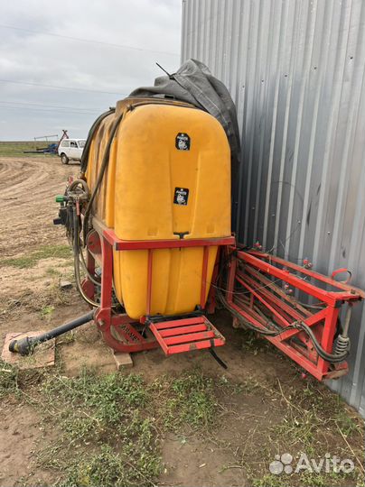 Опрыскиватель JAR-MET 1000 л, 15 метровый