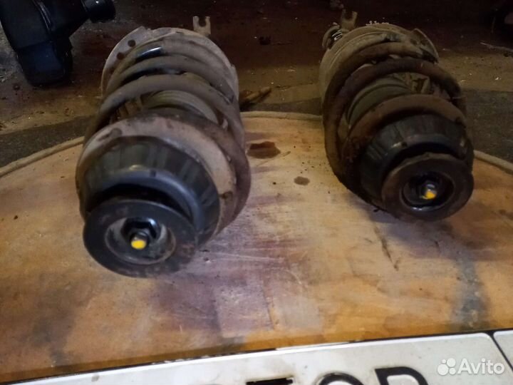 Стойки передние на hyundai solaris 1