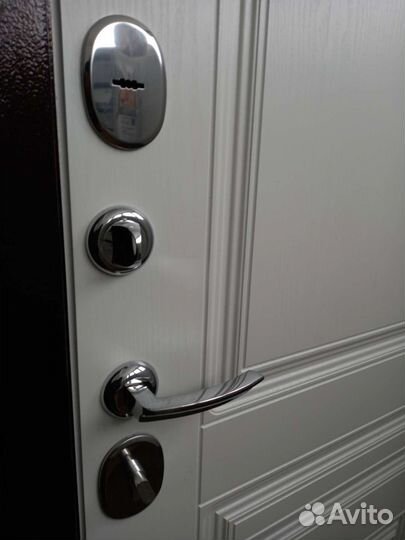 Дверь входная толстая с 3-мя контурами (Новые)