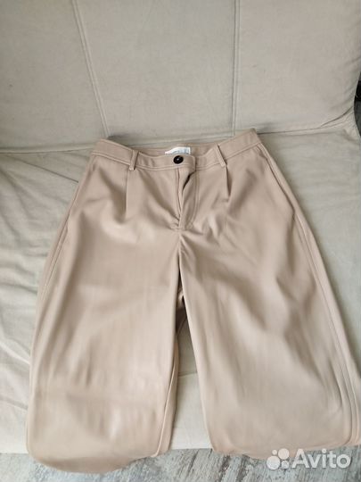 Брюки экокожа mango