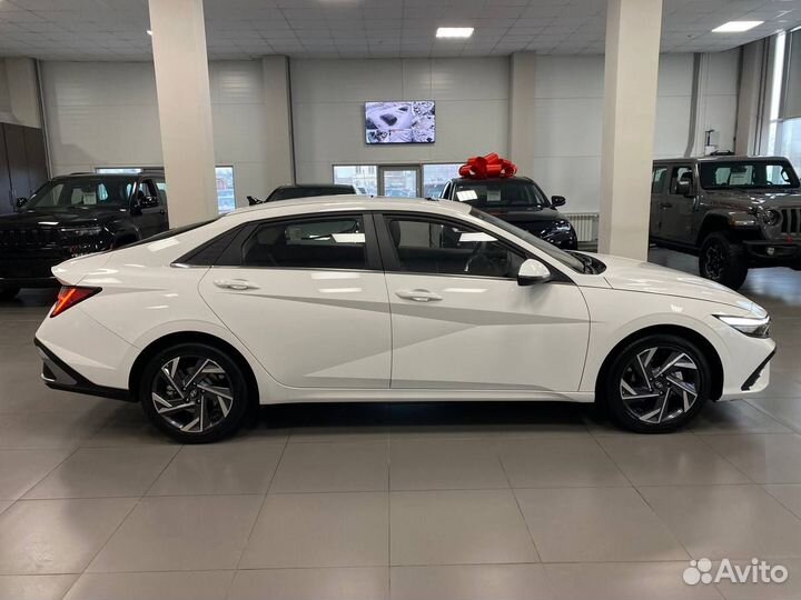 Hyundai Elantra 1.5 CVT, 2023, 113 км