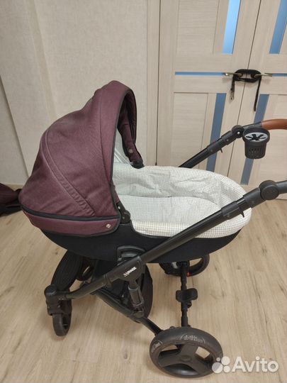 Коляска 3 в 1 с автолюлькой