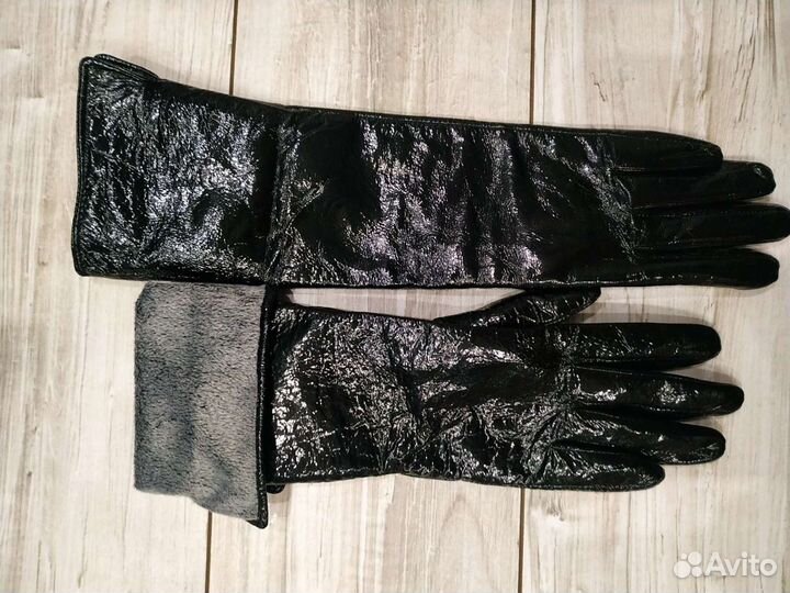Перчатки новые лаковые