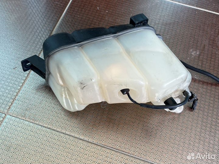 Бачок расширительный Land Rover Discovery Sport 20