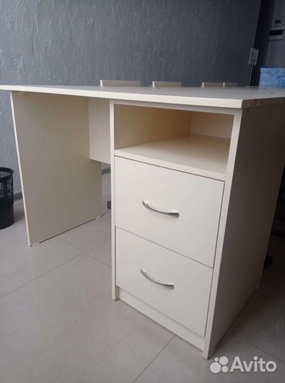 Письменный стол