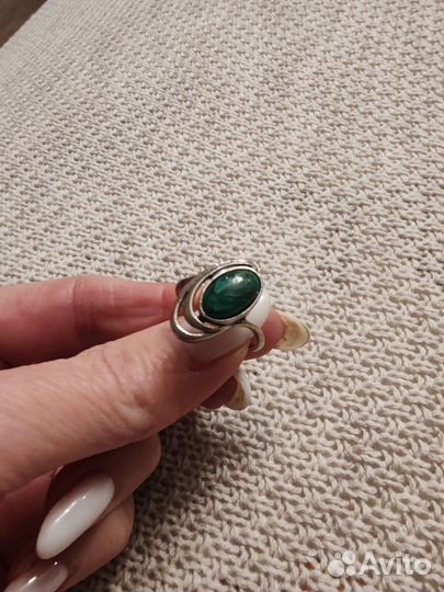 Набор бусы серьги кольцо из малахита