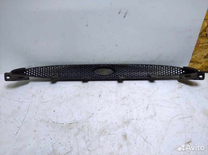 Решетка радиатора Ford Escort 1995-2000