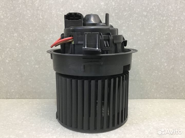 Моторчик печки Renault Kaptur 2016