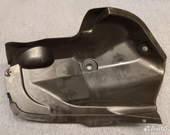 Подкрылок LADA x-рей