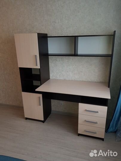 Стол компьютерный с пеналом