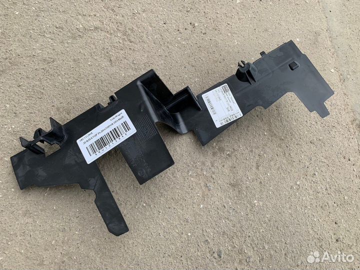 Воздуховод радиатора правый Polo Sed Rus