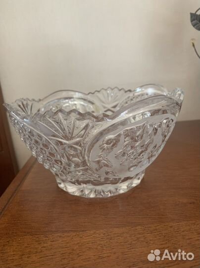 Хрустальная конфетница