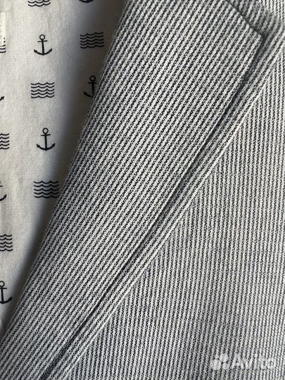 Пиджак новый в полоску 128