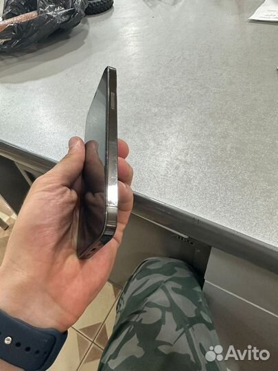 Телефон iPhone 12 про