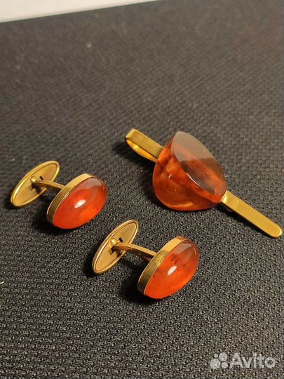 Янтарный комплект - запонки и зажим для галстука