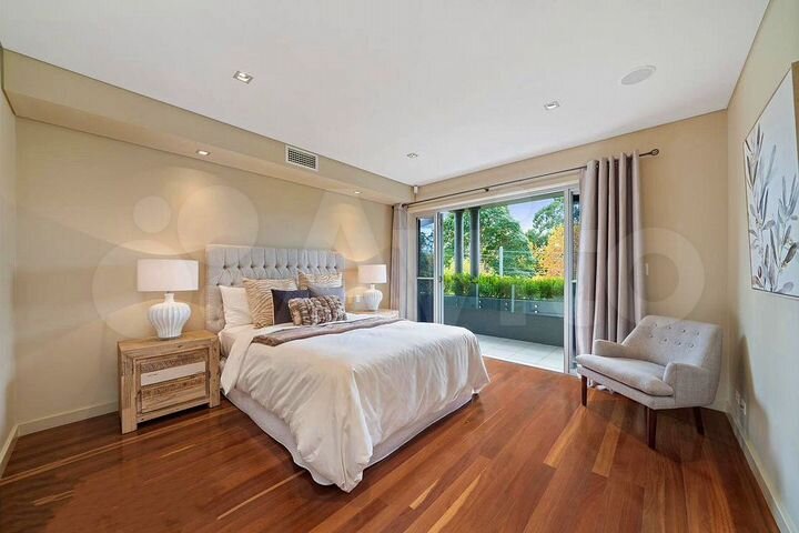 Коттедж 368 м² на участке 15 сот.