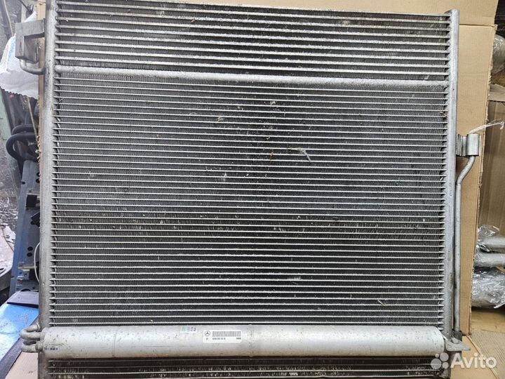 Радиатор кондиционера на Mercedes GL 166