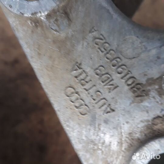 Кронштейны подушки двс Ауди А4Б5 VW Пассат Б5