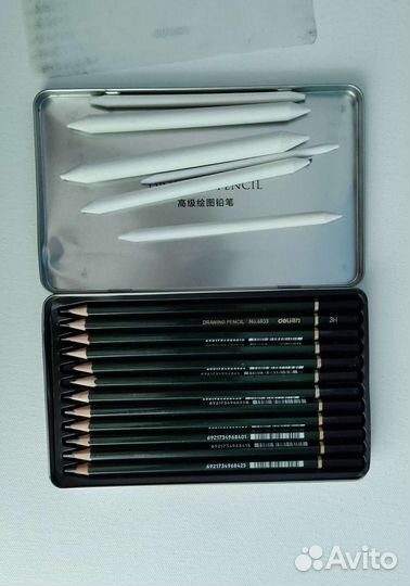 Карандаши, кисти и перья