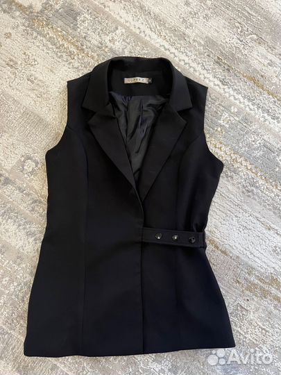 Жилет женский костюмный