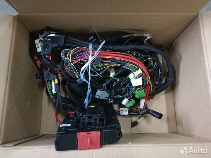 Кабель моторного отсека A2044402205